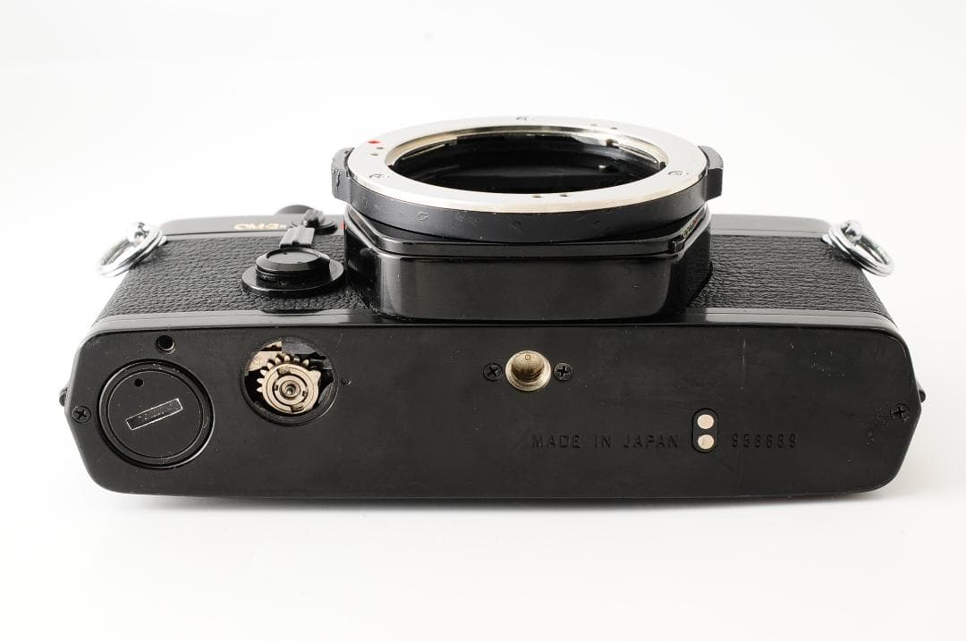 オリンパス Olympus OM-2N + 50mm F1.8