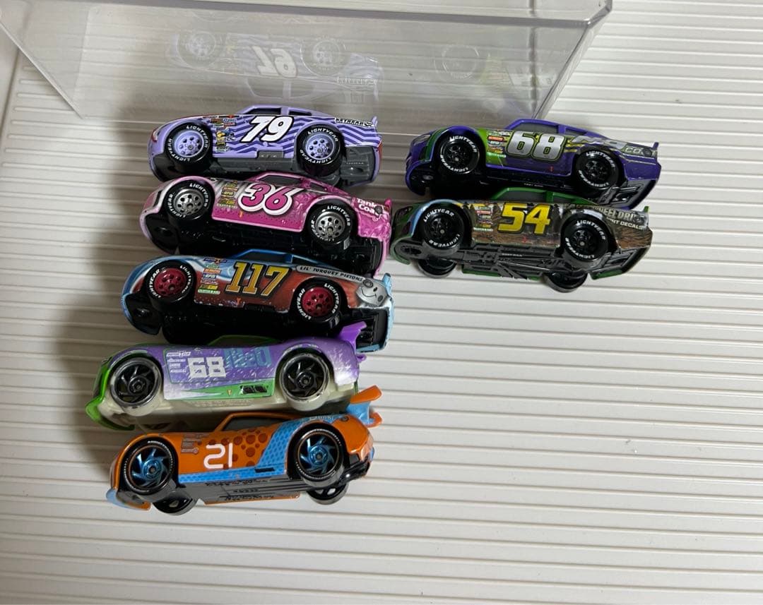 カーズ、ミニカー、マテル、レーシングカー（68番、117番、54番）