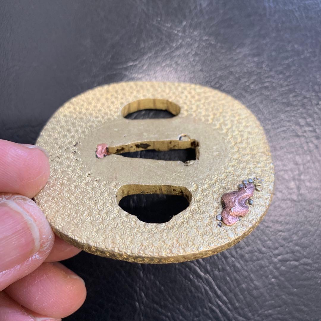 鍔　材質唐金　真鍮製　時代物　在銘　安信作