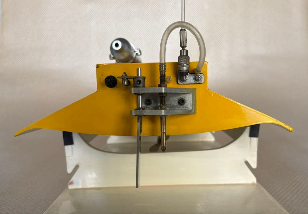 ラジコンエンジンボート