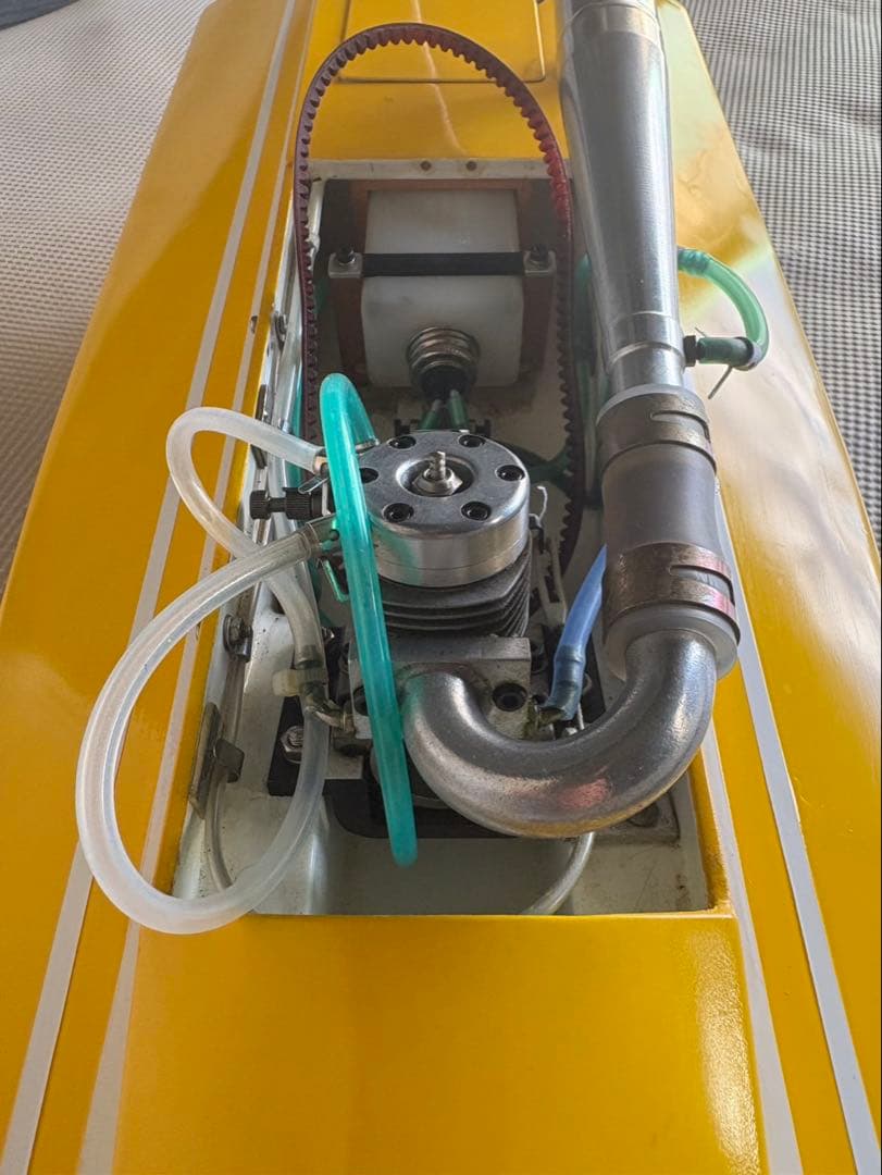 ラジコンエンジンボート