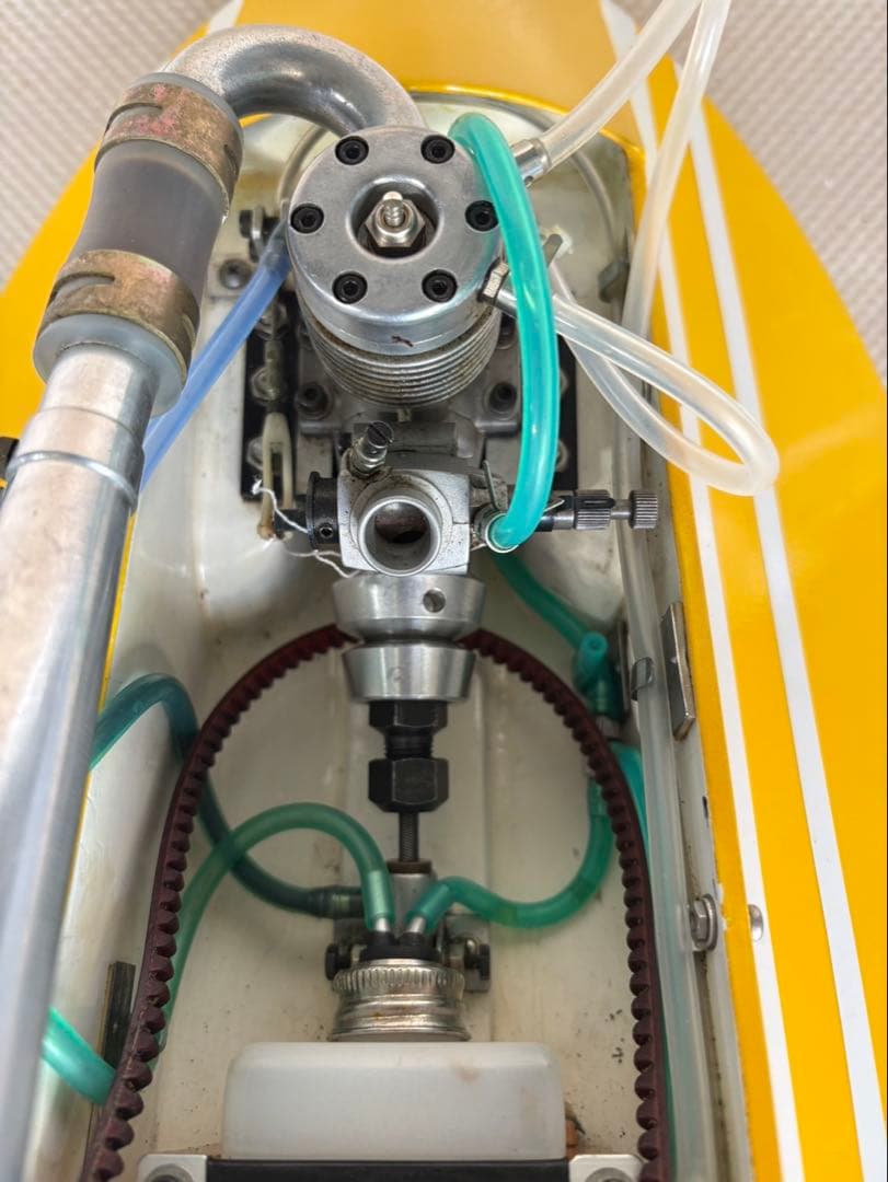 ラジコンエンジンボート