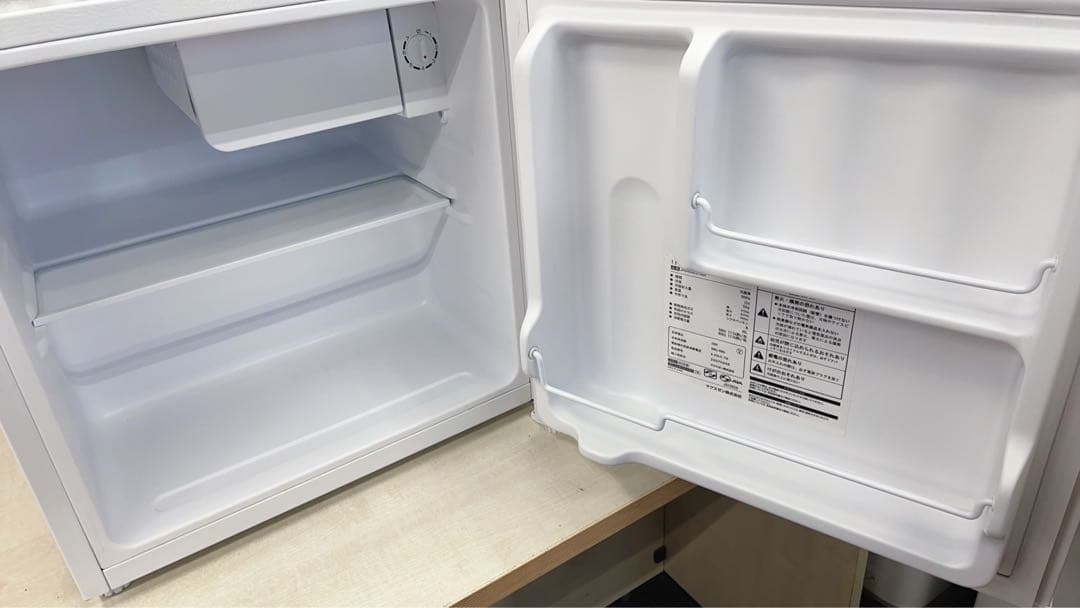 ★中古美品2023年製 マクスゼン 小型冷蔵庫　JR046ML01WH