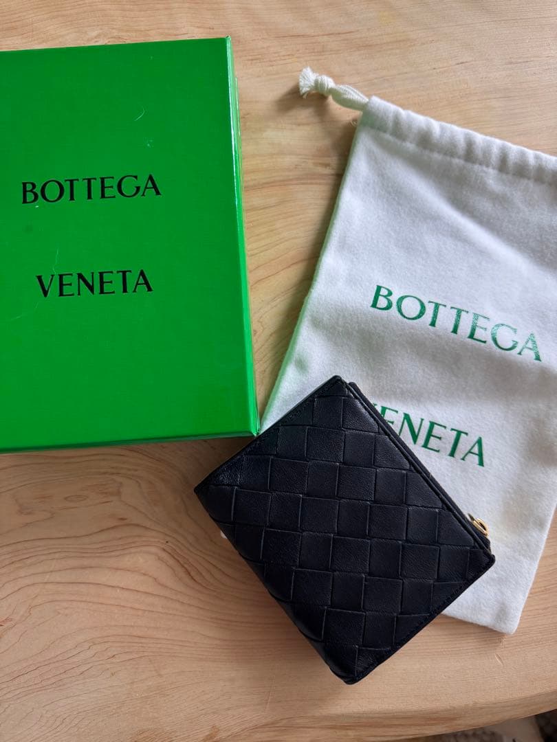 BOTTEGA VENETA ネイビー　イントレチャート　二つ折り財布