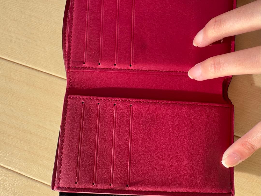 ルイヴィトン　ポルトフォイユ　カプシーヌ　三つ折り財布