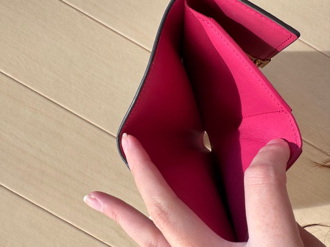 ルイヴィトン　ポルトフォイユ　カプシーヌ　三つ折り財布