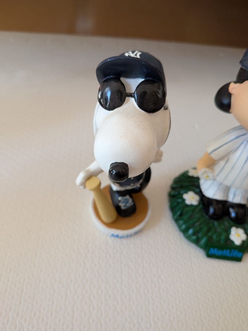 スヌーピー　ボブルヘッド　ヤンキース　mlb 2002 ビンテージ　ルーシー