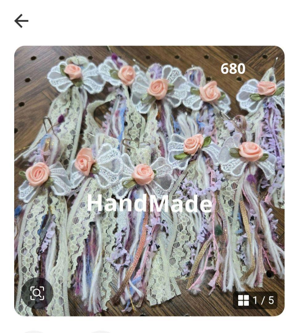 いちごパフェ☆様✨専用ハンドメイドふわふわ小さいタッセルチャーム約８×4cm T