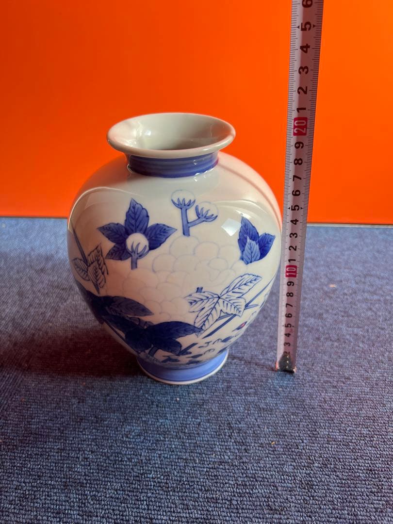 962 伊万里　花瓶