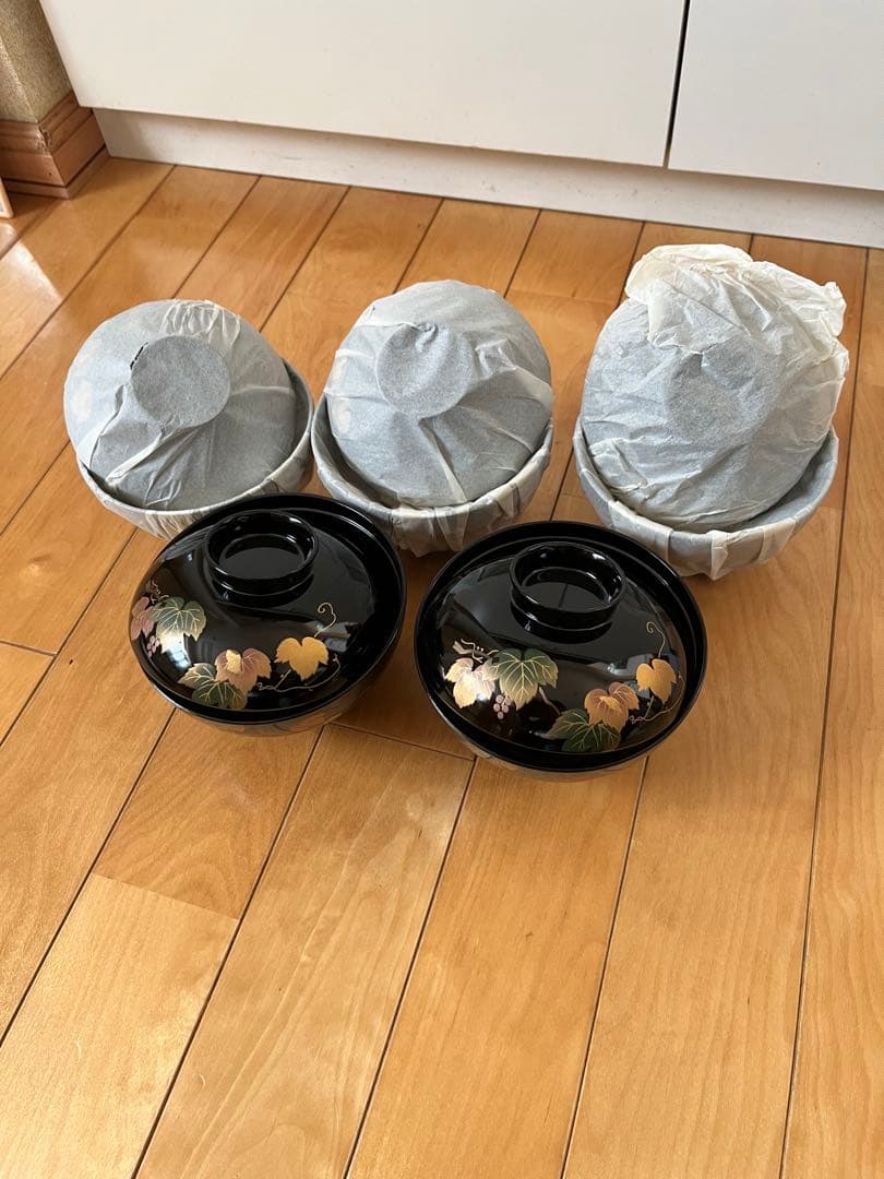 【新品】蓋付き吸物椀5客 漆器 ツタの装飾 木合★三越での購入品★