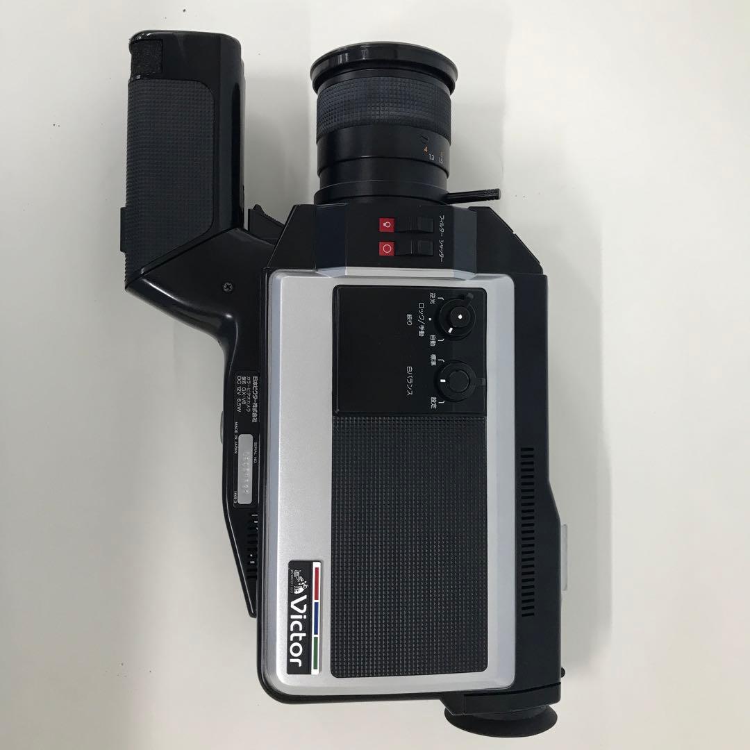 ビデオカメラと三脚