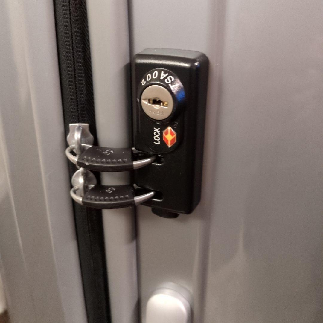 Samsonite シルバースーツケース72×50、厚み約28㌢