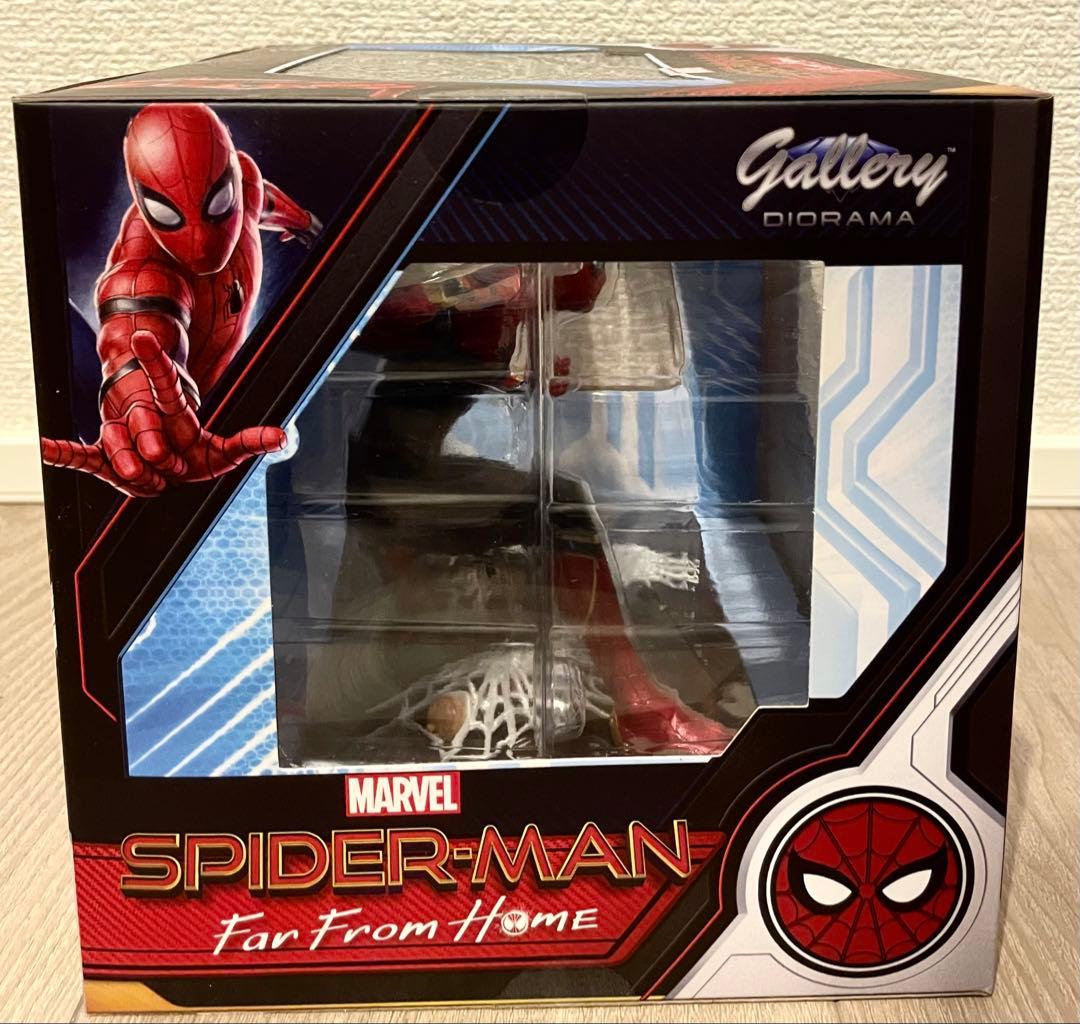 ディズニーストア　スパイダーマン　ファー・フロム・ホーム PVC ジオラマ