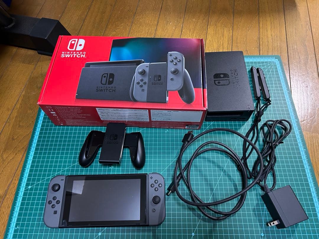 Nintendo Switch グレー 付属品完備+プロコン付き