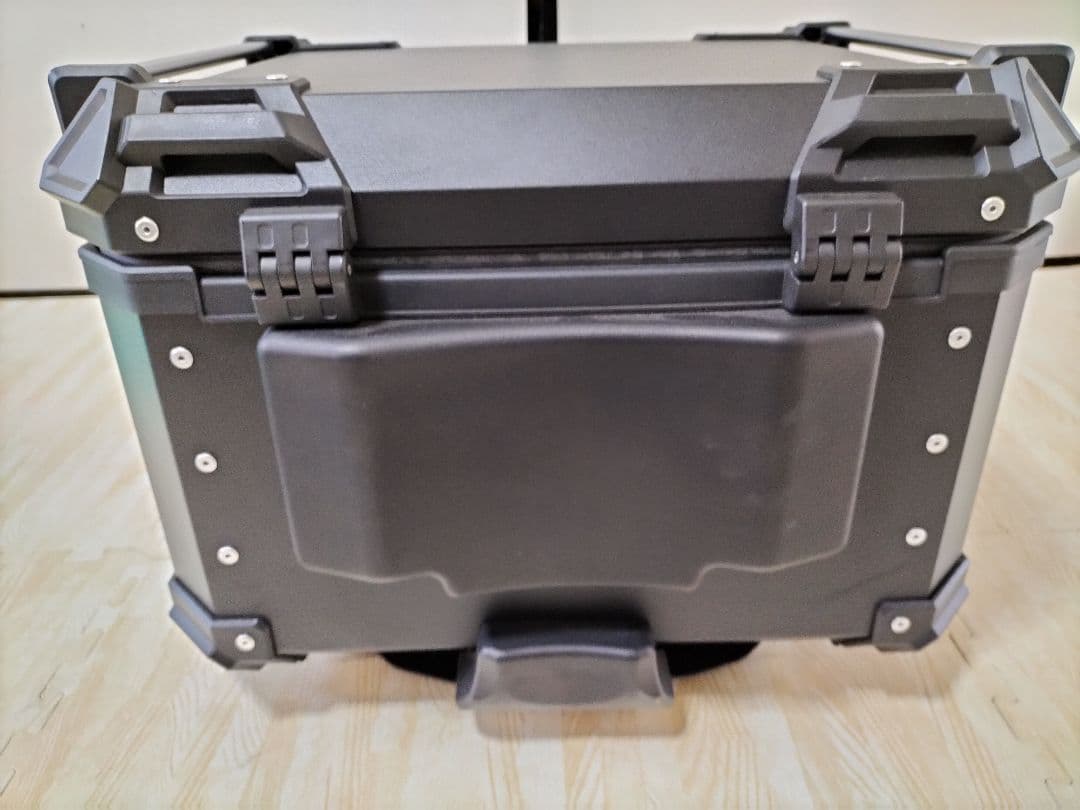 リアボックス　55L