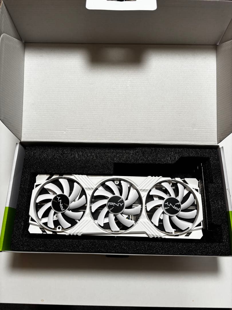 PNY GeForce RTX ホワイトグラフィックボード