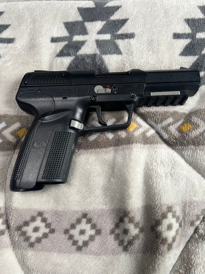 東京マルイ　FN5-7 ファイブセブン　ブラックモデル ガスガン