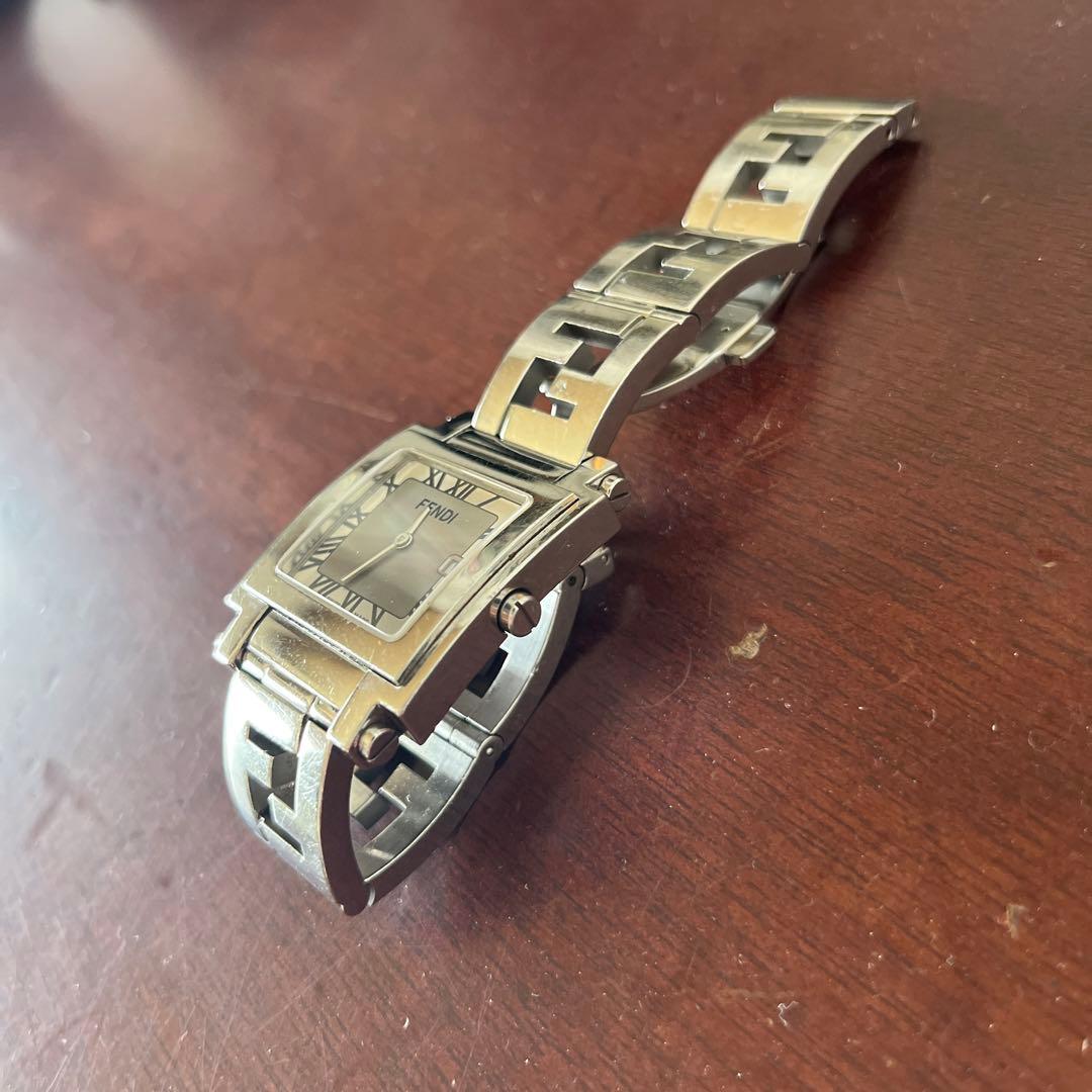 FENDI シルバー アナログ時計