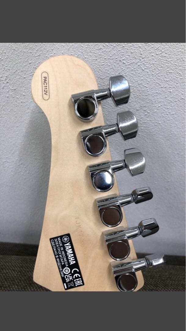 Yamaha Pacific 112vエレキギター アイボリー ギターケース付き