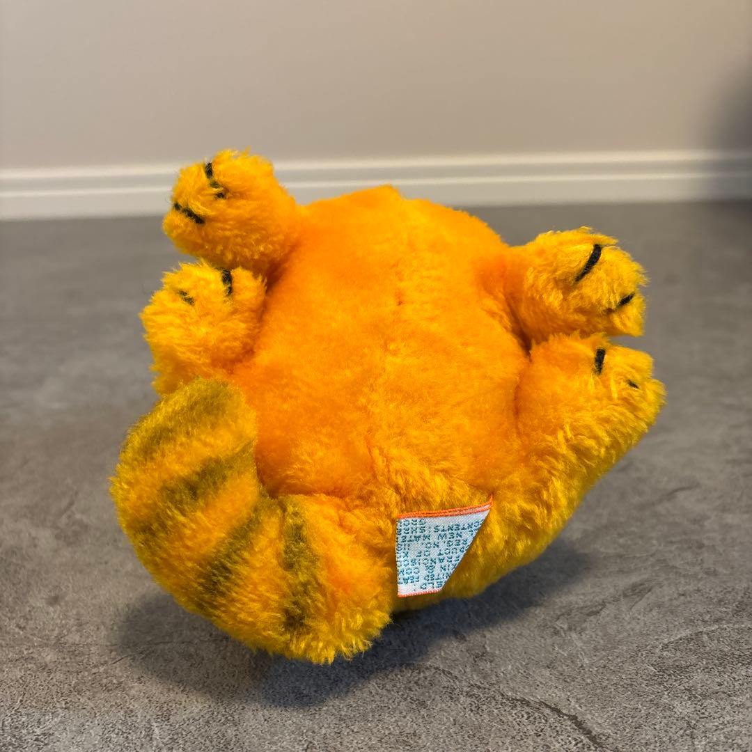 ガーフィールド お座りミニぬいぐるみ 赤字