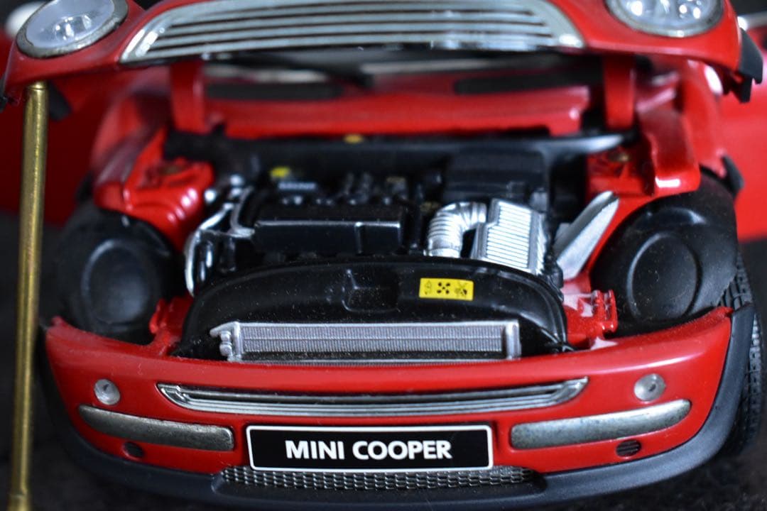 [絶版] 1/18 オートアート ミニクーパー ミニカー エンジン再現