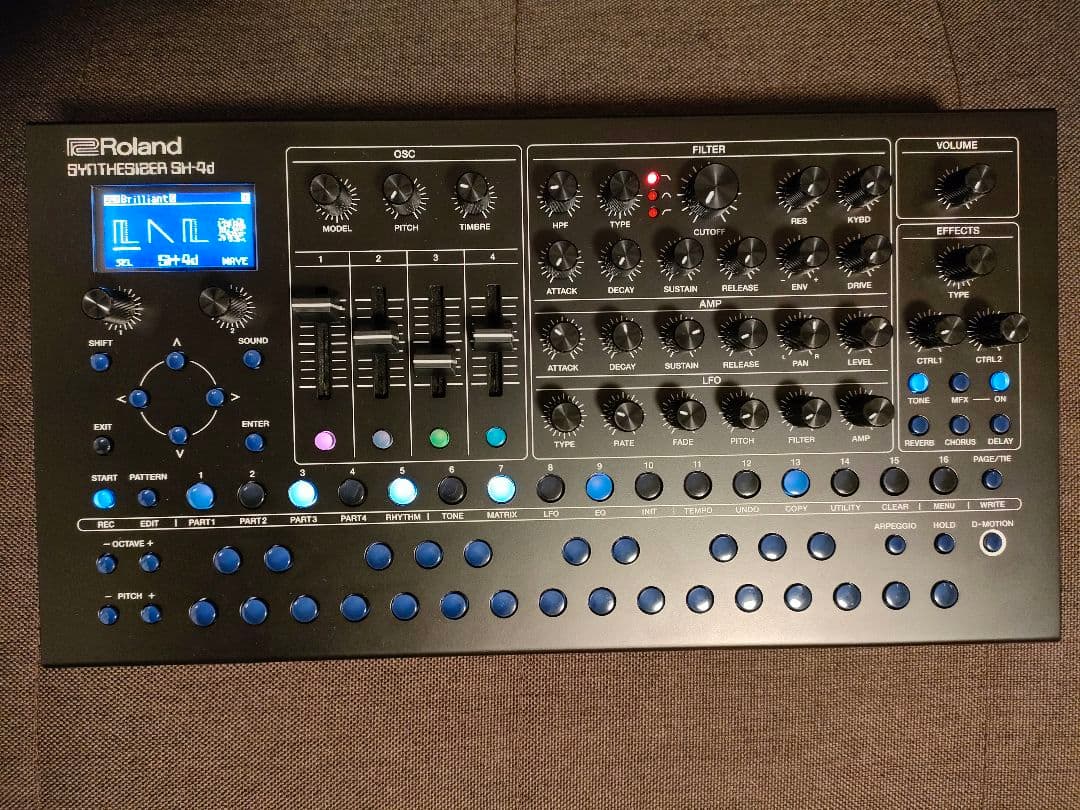 鍵盤楽器 Roland SH-4d Desktop Synthesizer