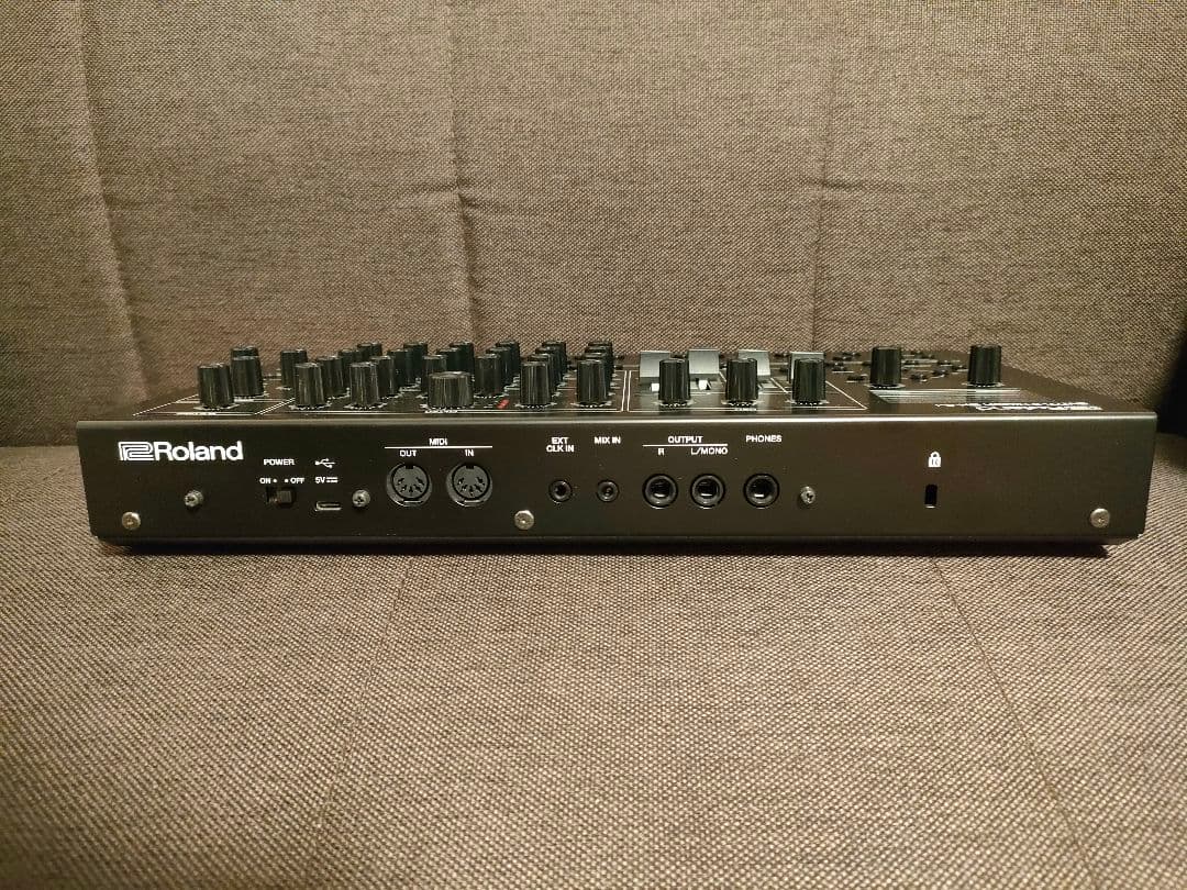 鍵盤楽器 Roland SH-4d Desktop Synthesizer