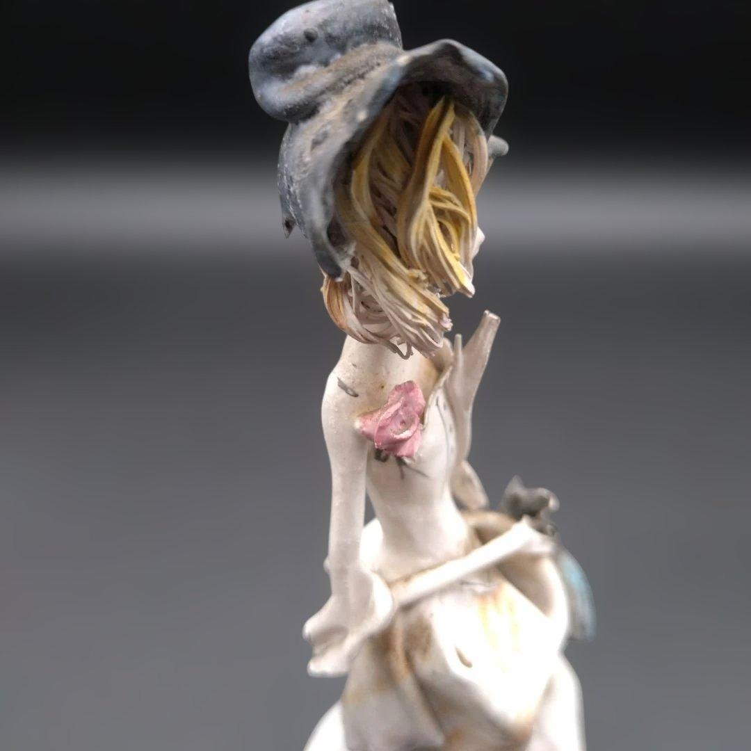 ドルスバラード　イタリア製　アンティーク風女性像 陶器製フィギュア