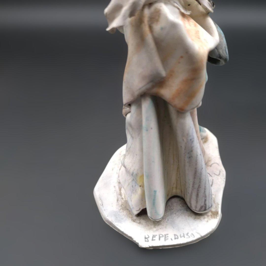 ドルスバラード　イタリア製　アンティーク風女性像 陶器製フィギュア