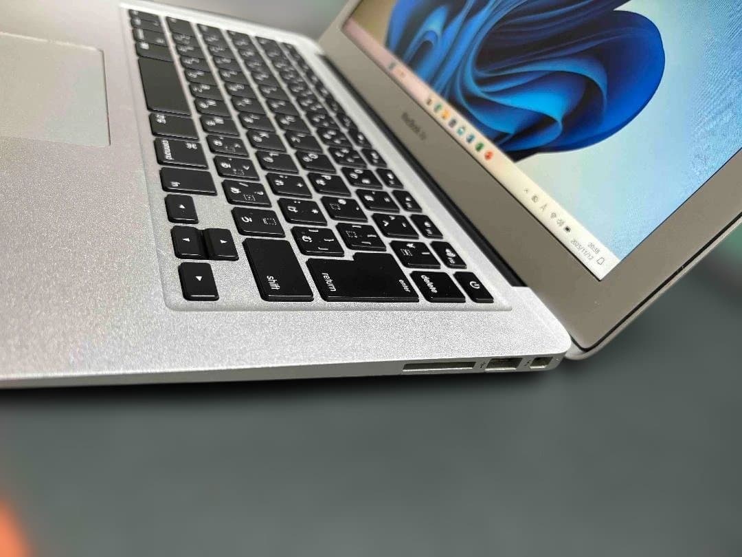 【Windowsが使用できる】MacBook Air 13インチ Core i5