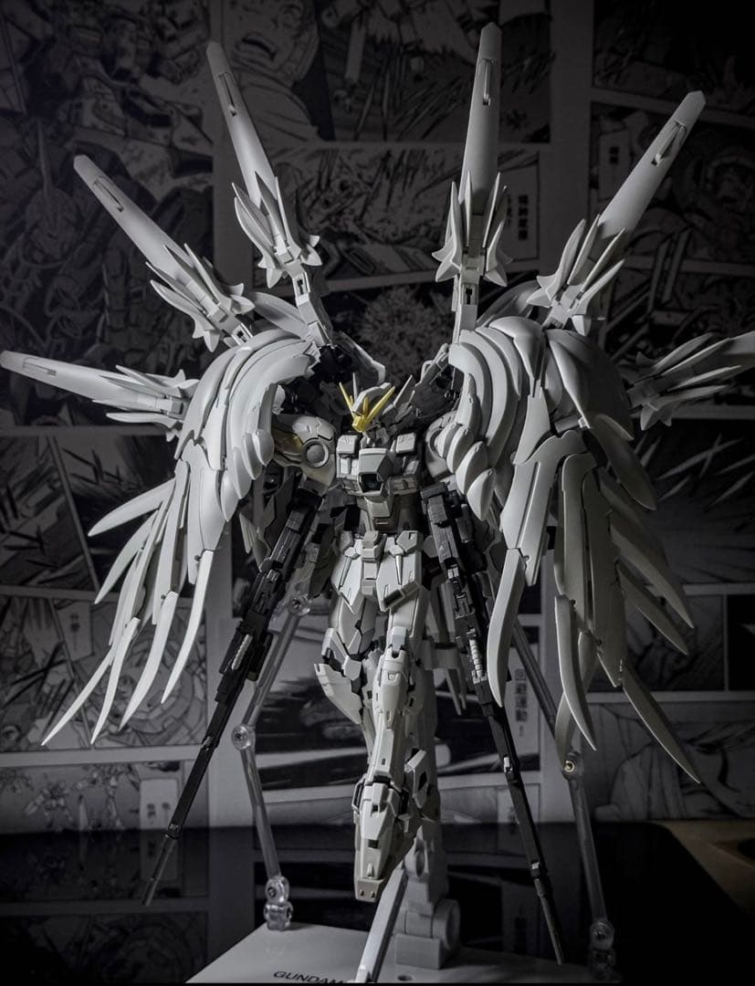 新品 1/100ウイングガンダム スノーホワイト