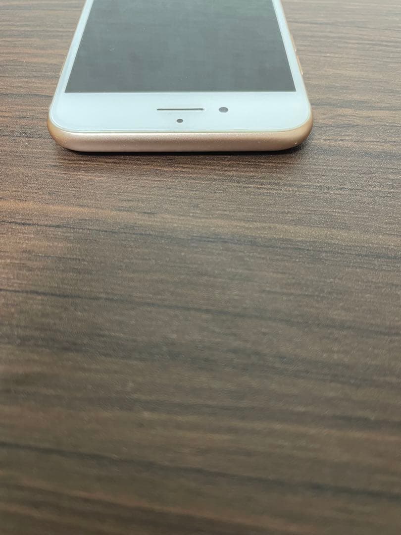 iPhone8 本体　ゴールド　64GB