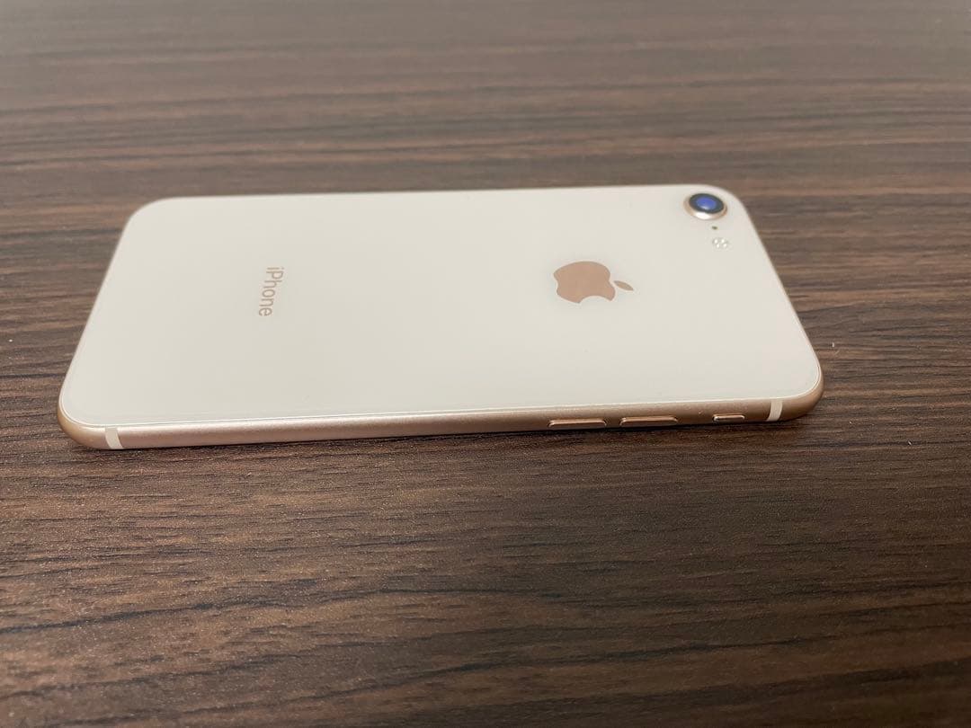 iPhone8 本体　ゴールド　64GB