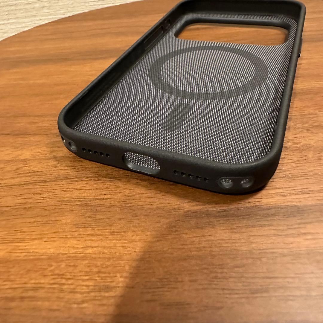 【美品中古】iPhone 17 Proテックウーブンケース「ブラック」Apple
