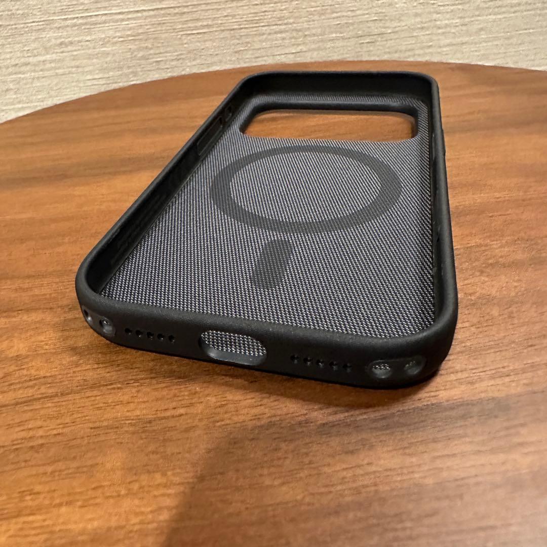 【美品中古】iPhone 17 Proテックウーブンケース「ブラック」Apple