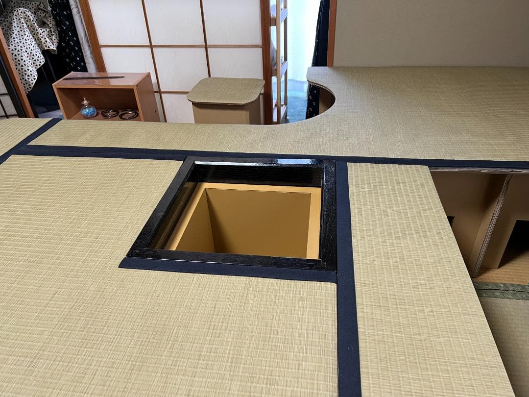 組み立て式 立礼棚（有圓卓）段ボールタイプ　炉/風炉畳2種付属、茶会イベント等に