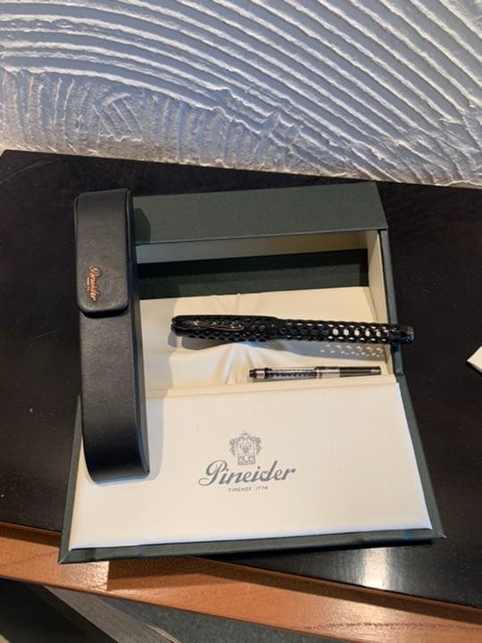 ピナイダー／ラグランデ・ベレッツァ・ハニカム　ブラックナイト