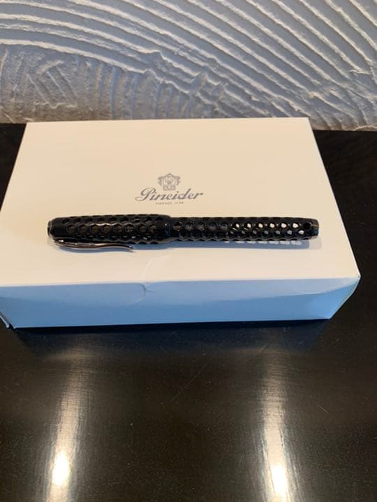 ピナイダー／ラグランデ・ベレッツァ・ハニカム　ブラックナイト