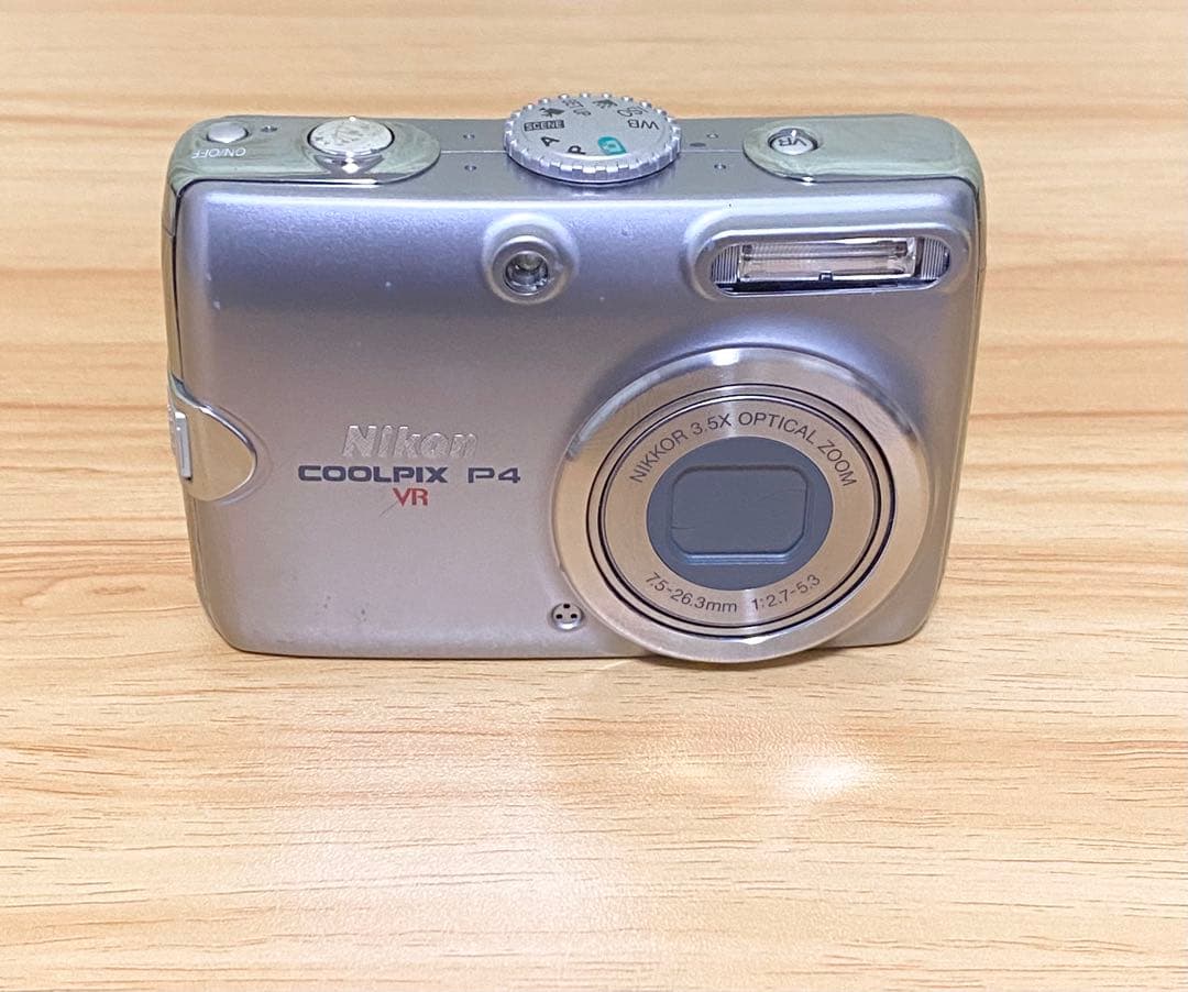 デジタルカメラ NIKON COOLPIX P4 VR