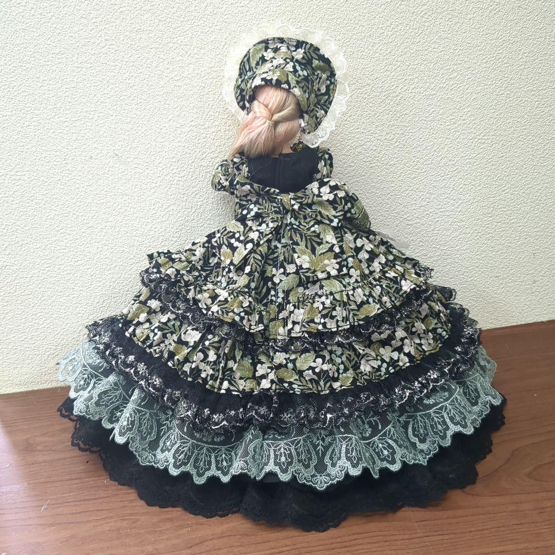 き*こ様 ジェニーフレンド27cmドール服　黒と深緑のドレス