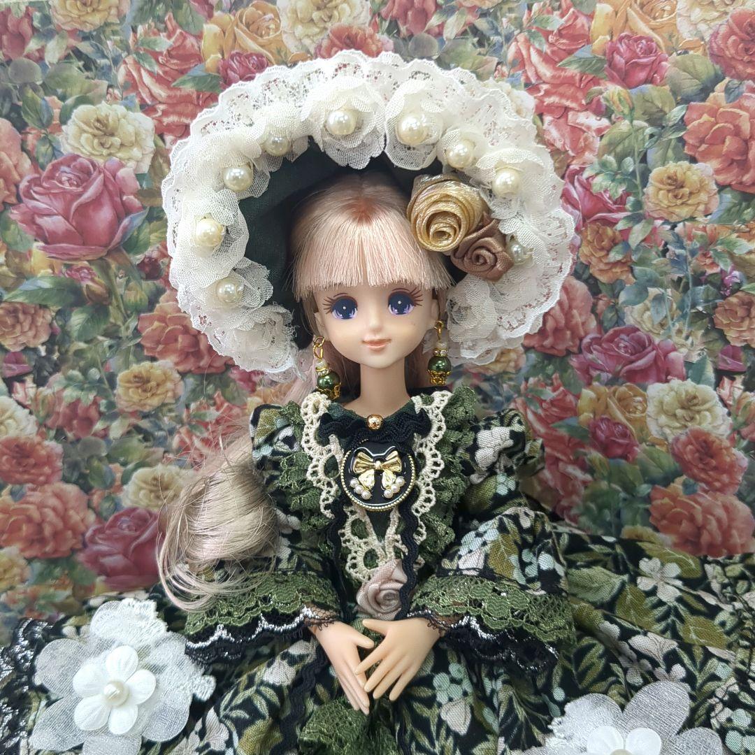 き*こ様 ジェニーフレンド27cmドール服　黒と深緑のドレス