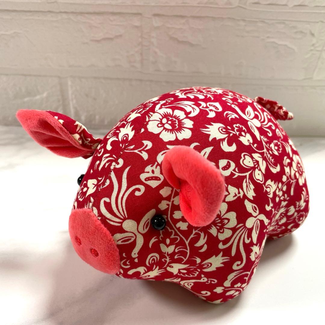 豚ぬいぐるみ　花柄　赤いブタ　総柄　布製　レア　アニマル　匿名配送