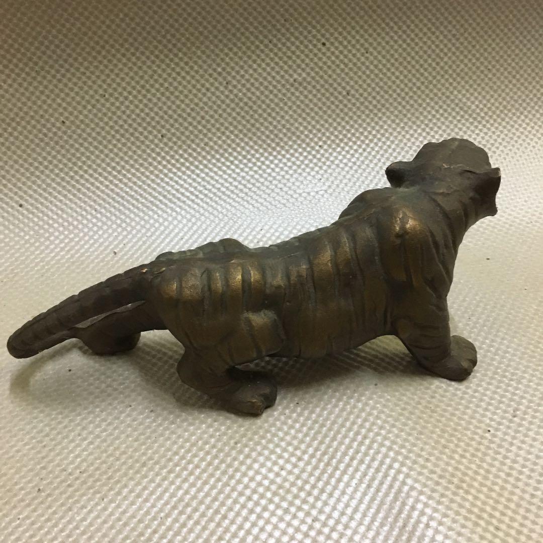 0715  虎  トラ  寅　干支　置物