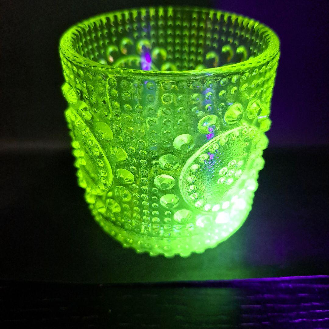 ウランガラス　　極上カナリアンイエロー　USA 　切り子グラス　カップ