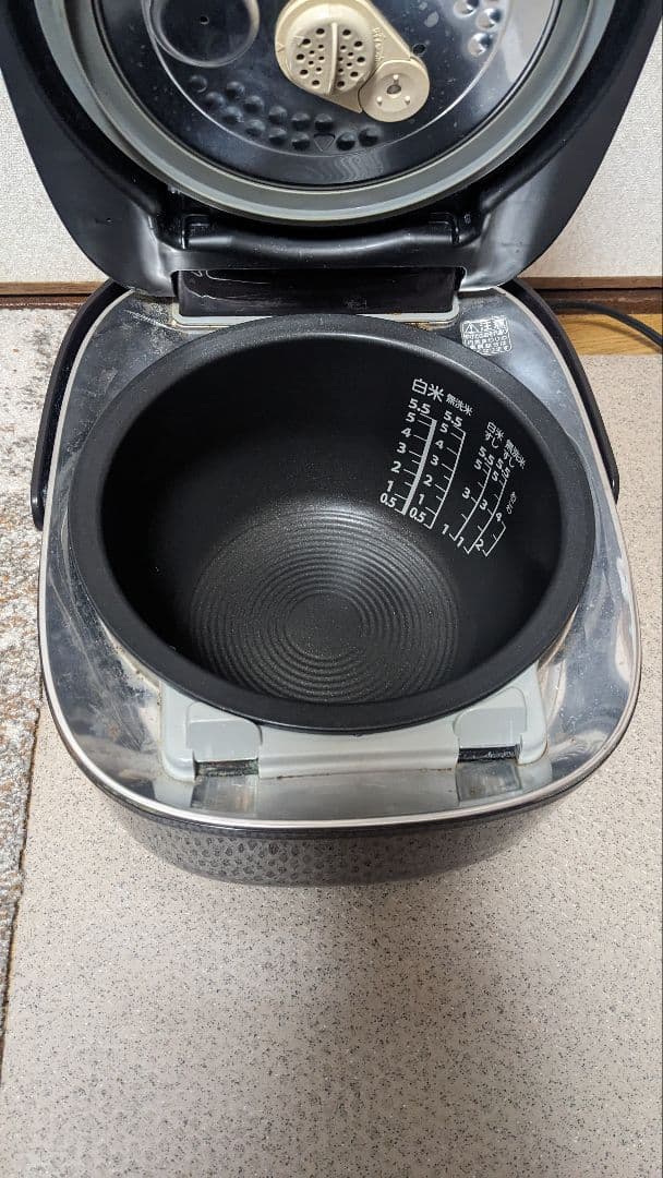 東芝　真空圧力IHジャー炊飯器　RC-10E7VX　2019年製