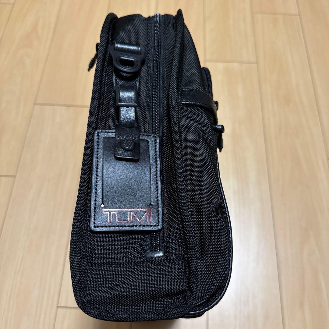 【週末限定値下】コンパクト・ラージ・スクリーン・ラップトップ・ブリーフ｜TUMI