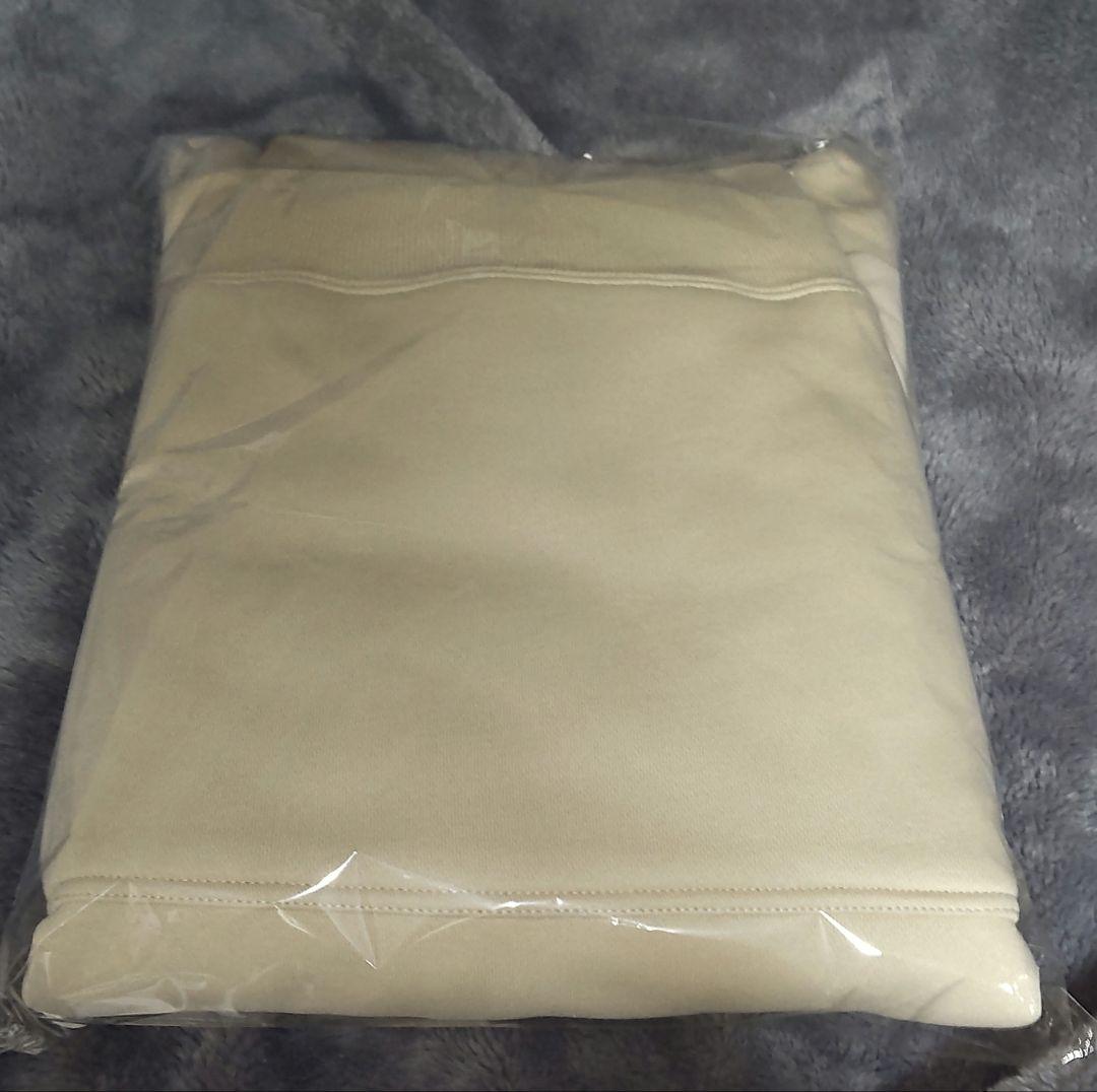 志尊淳　パーカー　ベージュ