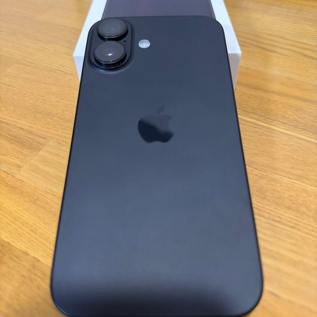Apple iPhone16 ブラック 本体