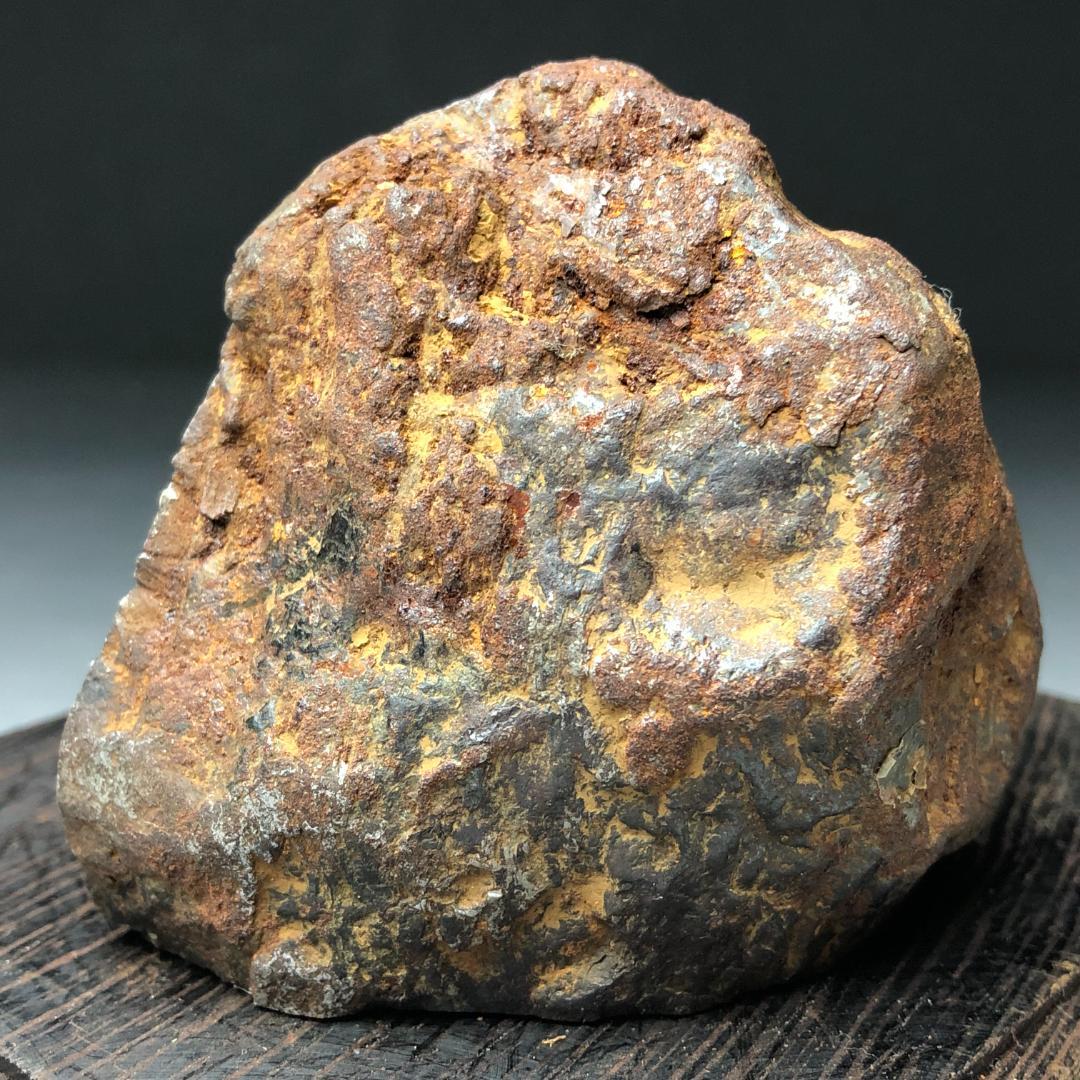 アルタイ隕石　大型隕石 鉄隕石　外皮付き隕石　ナチュラル　原石　重さ約969ｇ