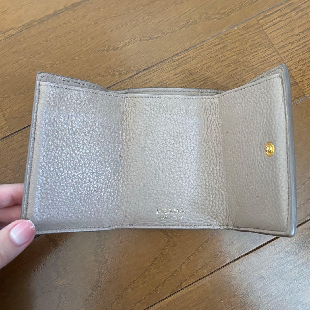 PRADA 3つ折り財布